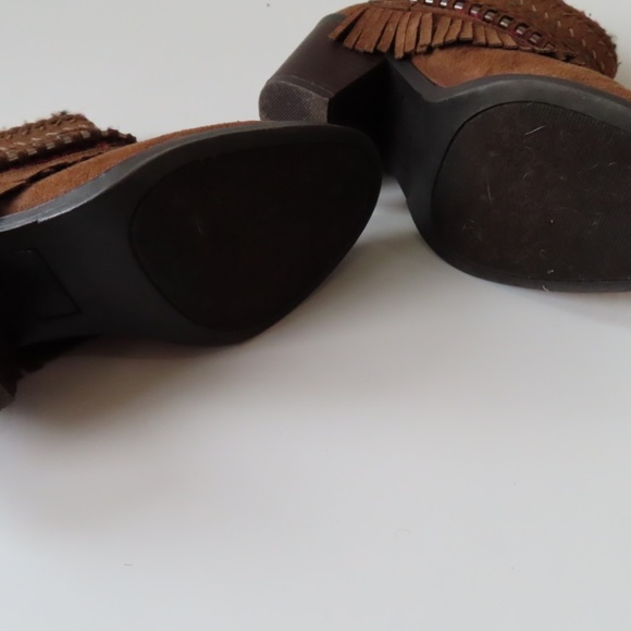 Brown MUDD Short Boots size 6 - Picture 6 of 7